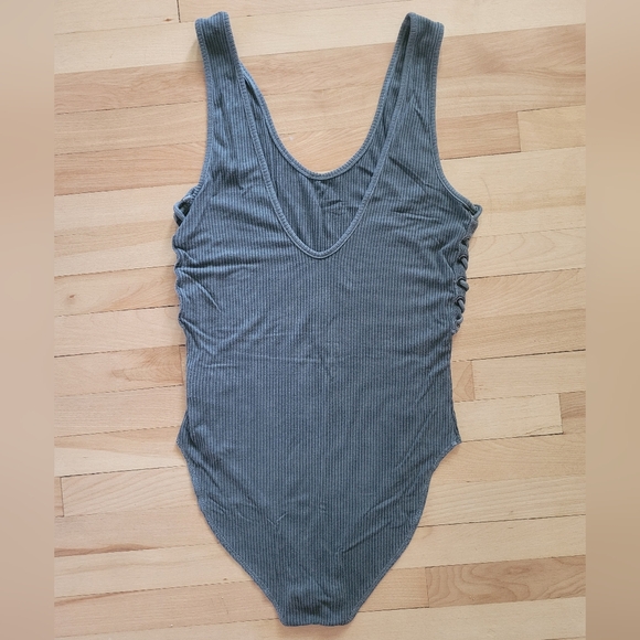 American Eagle Bodysuit - Picture 2 of 5